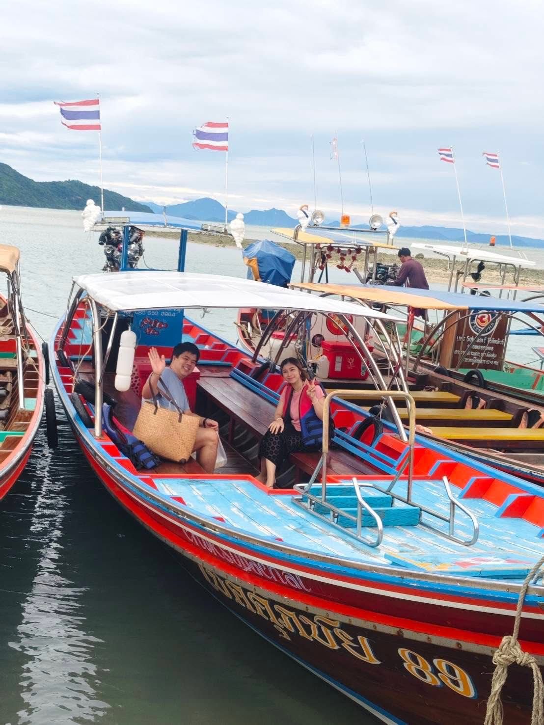 Private Local long tail boat trip (4hrs boat trip)